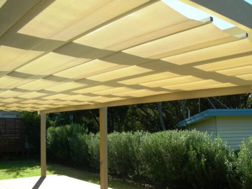 PLEATED PATIO AWNING ON TRACKS