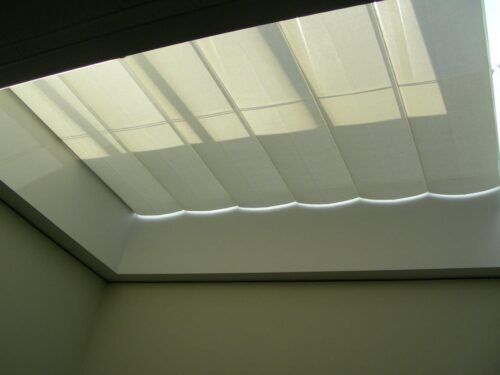 PLEATED PATIO AWNING ON TRACKS