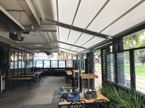 RISING RETRACTABLE PERGOLA
