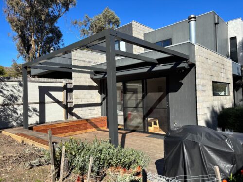 SHADE RUNNER RETRACTABLE SHADE SAIL