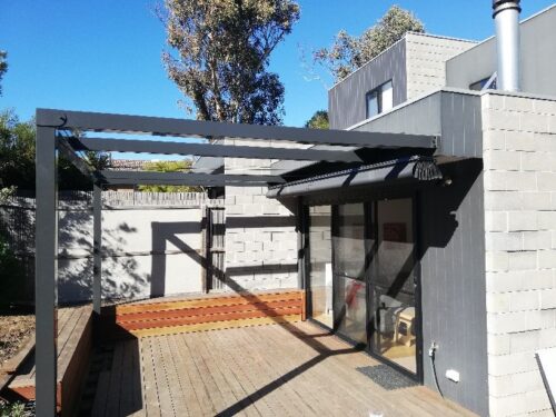 SHADE RUNNER RETRACTABLE SHADE SAIL