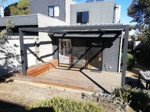 SHADE RUNNER RETRACTABLE SHADE SAIL