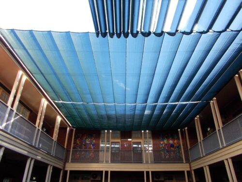 SHADE RUNNER RETRACTABLE SHADE SAIL