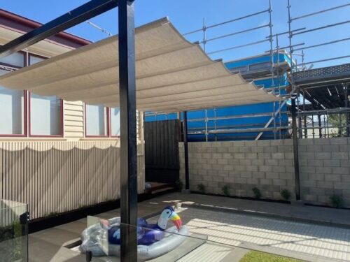 SHADE RUNNER RETRACTABLE SHADE SAIL