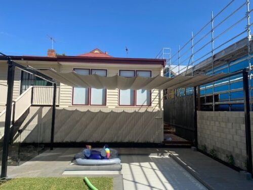 SHADE RUNNER RETRACTABLE SHADE SAIL