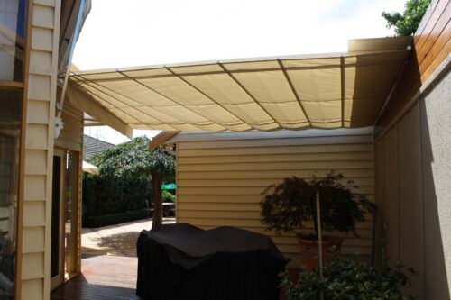 PLEATED PATIO AWNING ON TRACKS