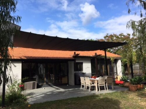 SHADE RUNNER RETRACTABLE SHADE SAIL