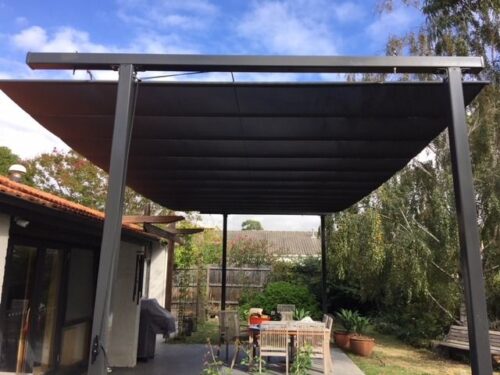 SHADE RUNNER RETRACTABLE SHADE SAIL