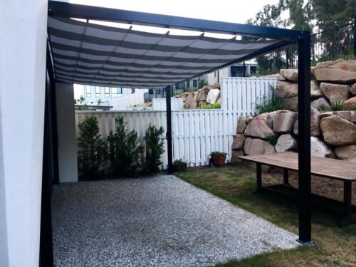 PLEATED PATIO AWNING ON TRACKS