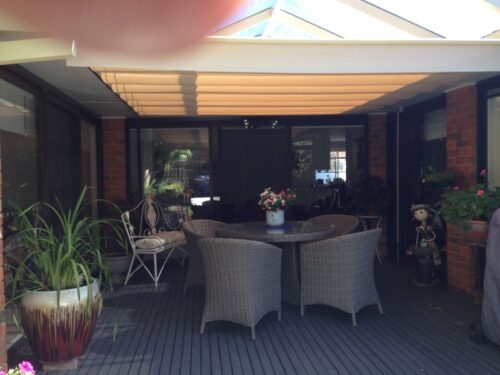 PLEATED PATIO AWNING ON TRACKS