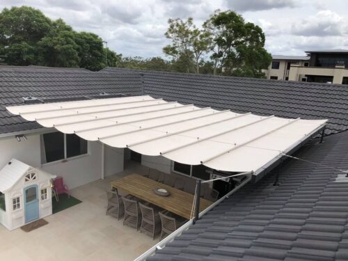 SHADE RUNNER RETRACTABLE SHADE SAIL