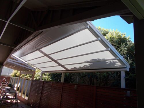 RISING RETRACTABLE PERGOLA