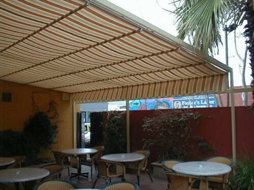 PLEATED PATIO AWNING ON TRACKS