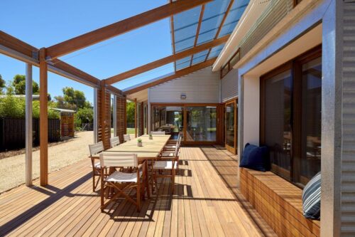 SHADE RUNNER RETRACTABLE SHADE SAIL