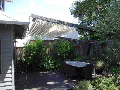 RISING RETRACTABLE PERGOLA
