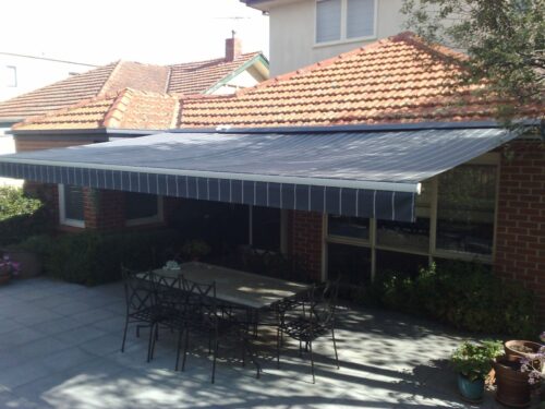 HAROL PR210-PR220 CLASSIC FOLDING ARM AWNING