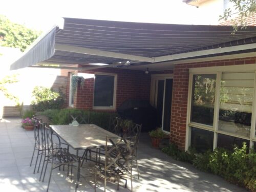 HAROL PR210-PR220 CLASSIC FOLDING ARM AWNING