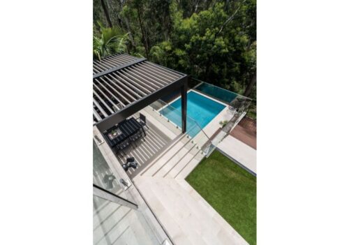 louvred pergola