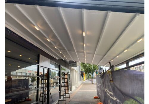 Retractable Shade commercial awning